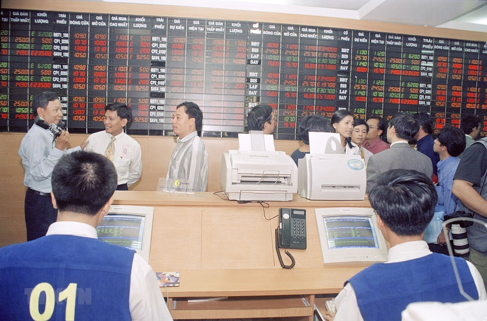 El 20 de julio de 2000, la Bolsa de Valores de Ciudad Ho Chi Minh fue inaugurada marcando el nacimiento del mercado bursátil en Vietnam. (Foto: VNA)