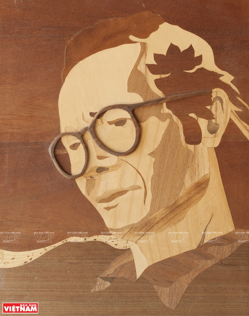 Pintura de marquetería, realizada por el artista Nguyen Trung Ky (Fuente: VNA)