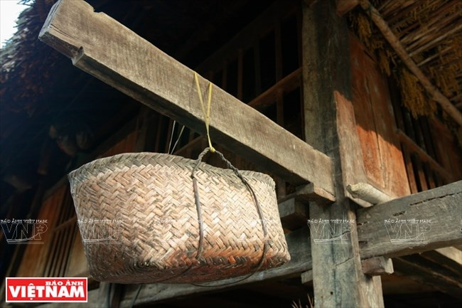 Cesta- utensilio necesario de los residentes de la minoría étnica Tay (Fuente: VNA)