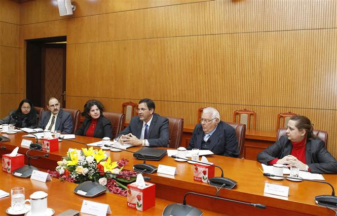 Juan Carlos Marsán Aguilera, jefe adjunto del Departamento de Relaciones Exteriores del Comité Central del Partido Comunista de Cuba, habla en el evento (Fuente: VNA)