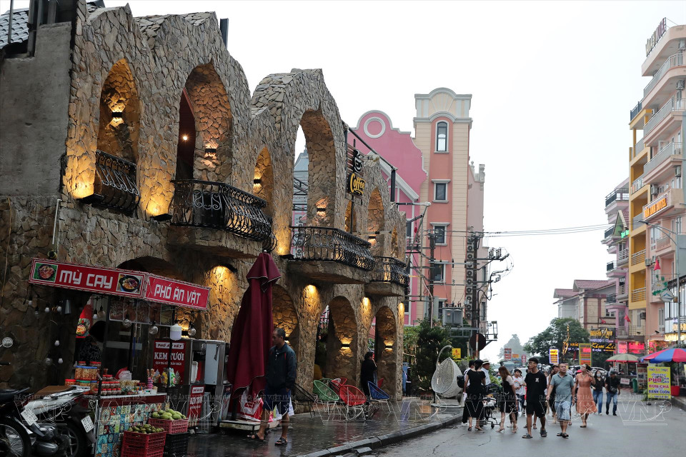 Los restaurantes y cafeterías tienen arquitectura única. (Fuente: Revista Ilustrada de Vietnam)