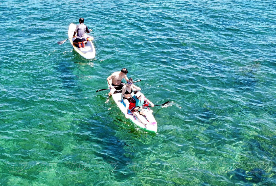 En los días soleados, el agua del mar de Ky Co es clara y se puede apreciar el fondo desde arriba. Foto: Revista Ilustrada Vietnam