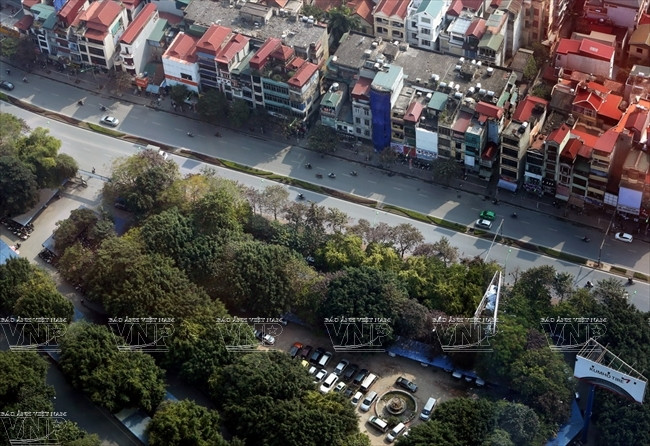 Árboles se intercalan con edificios en la calle Kim Ma. (Fuente: VNA)