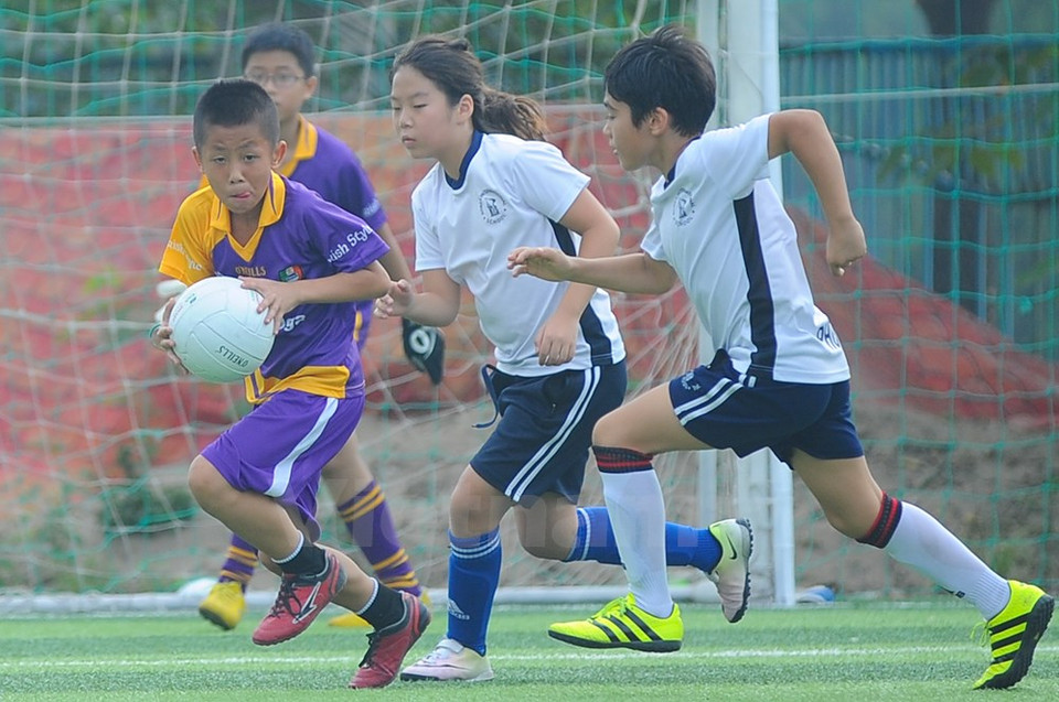 Se trata de una combinación del fútbol, rugby y balonmano (Fuente: VNA)