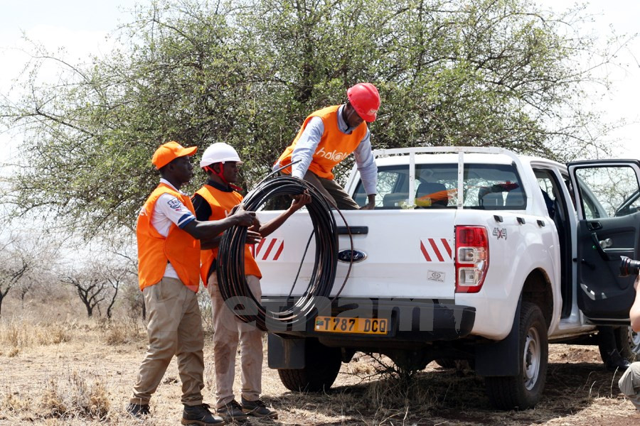 Esta nación de África Central registra una tasa de uso de teléfono de 67 por ciento. Entre seis proveedores figuran Tigo (del sueco Millicom), Vodacom (del británico Vodafone) y Airtel (del indio Bharti Airtel). (Fuente: VNA)