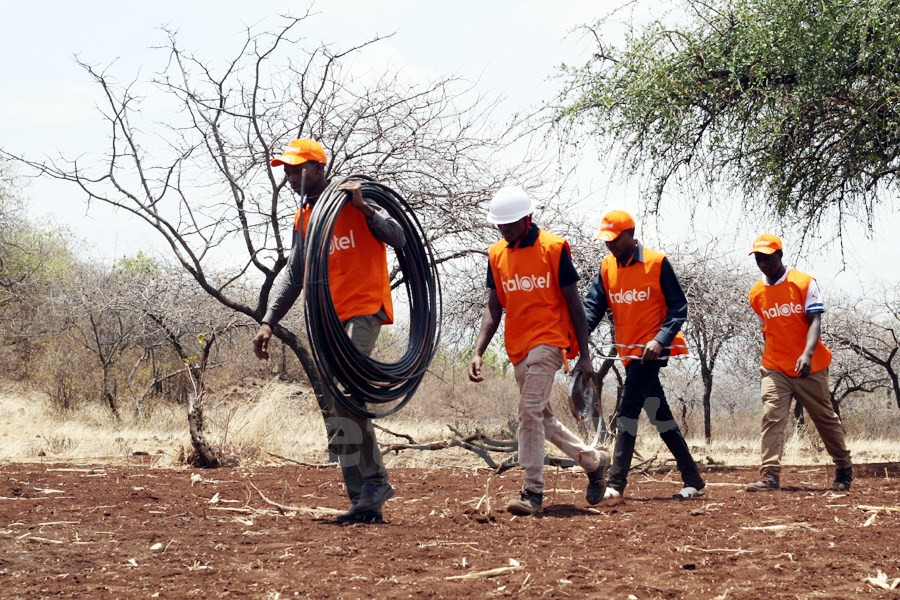 Después de sólo ocho meses de obtener permiso, Viettel instaló casi dos mil estaciones BTS (2G y 3G) y 18 mil kilómetros de cables ópticos. Se trata de una velocidad sin precedentes en la construcción de las redes en el extranjero de la empresa. 