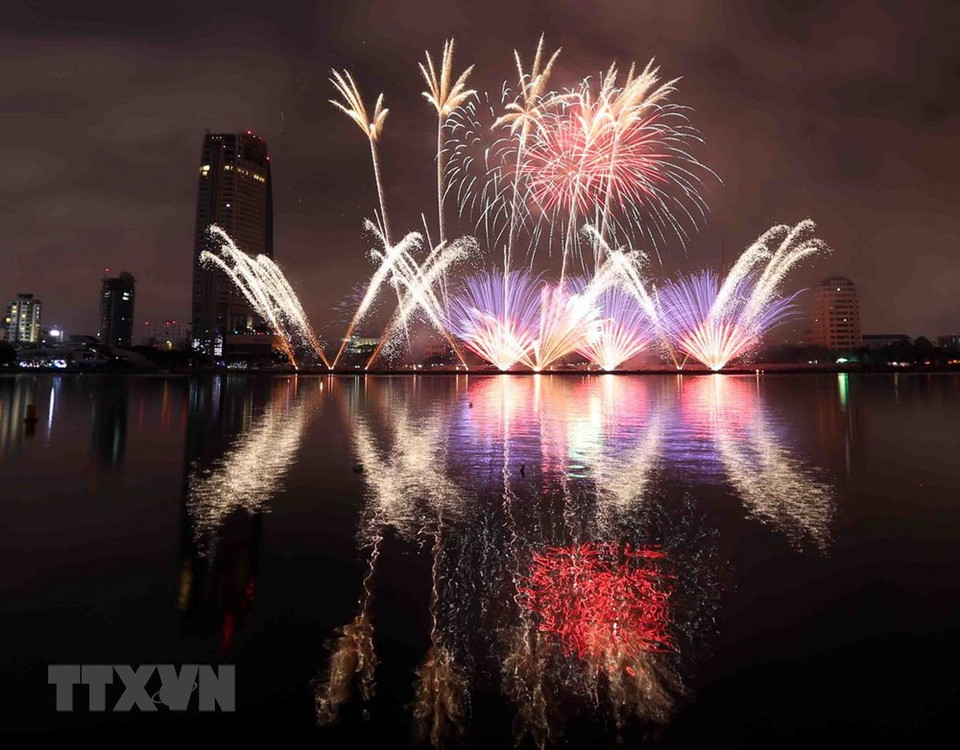 En la cita participan ocho equipos provenientes de Polonia, Francia, Estados Unidos, Italia, Hong Kong (China), Suecia, Portugal y Vietnam.