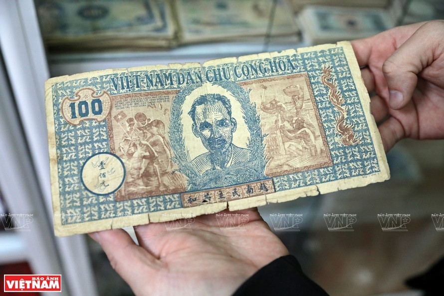 El billete con valor de 100 vietnamdongs impreso en la etapa 1947 (Fuente: VNA)