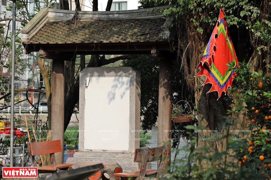Estela de piedra en el templo Cau Nhi. (Fuente: VNA)