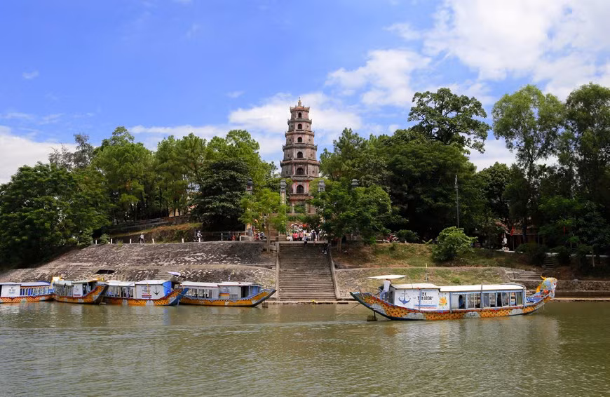 Construida en 1601, la pagoda es considerada como la más antigua en la antigua capital de Hue. (Fuente: VNA)