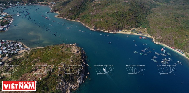 Vinh Hy, una de las bahías más bellas de Vietnam. (Foto: VNA)