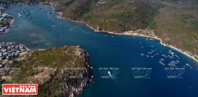 Vinh Hy, una de las bahías más bellas de Vietnam. (Foto: VNA)