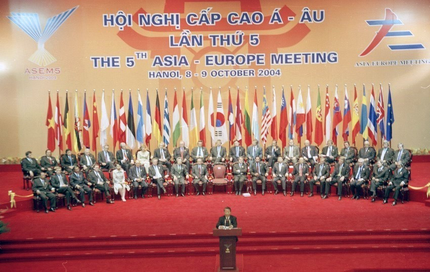Vietnam acogió con éxito la V edición del ASEM, efectuada los 8 y 9 de octubre de 1999. (Foto: VNA)