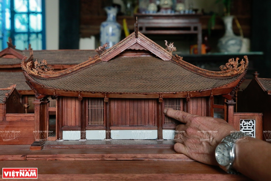 Los pequeños detalles del templo comunal fueron medidos y calculados cuidadosamente según la escala 1:1000. (Fuente: VNA)
