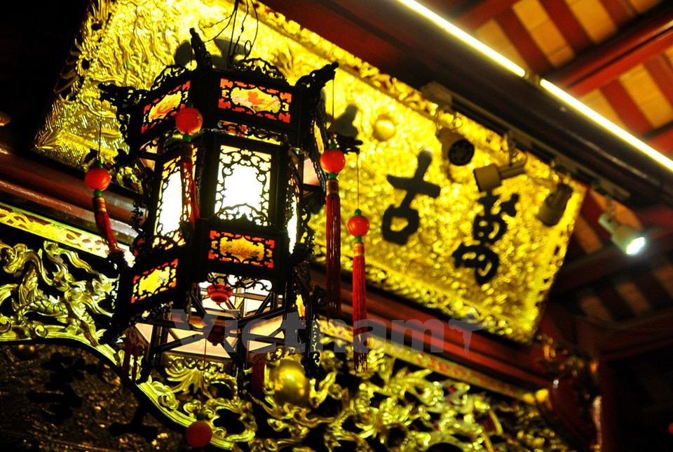 Motivos ornamentales delicados a estilo de la dinastía Nguyen (1802 – 1945)