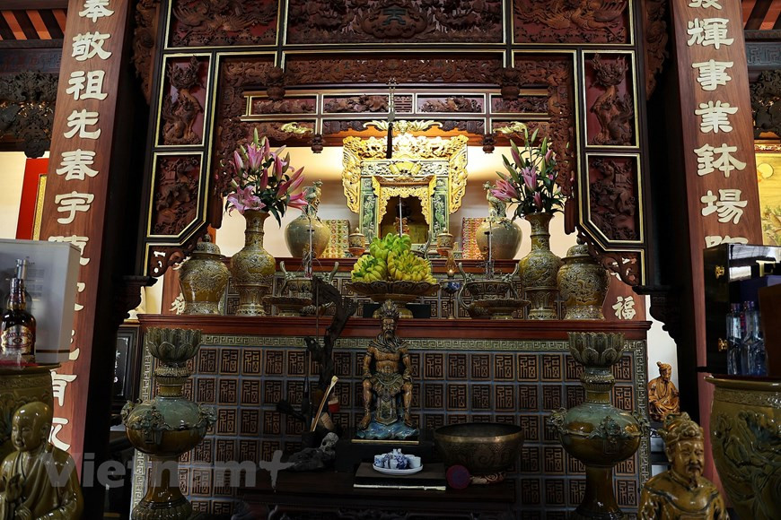 Este es un espacio sagrado que recibe mayor cuidado que los otros compartimentos, puesto que el altar a los ancestros demuestra el augurio de prosperidad para el propietario (Foto: Vietnam +)