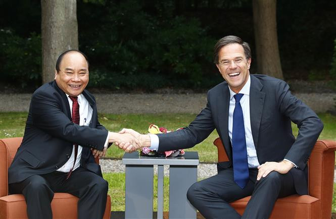 El primer ministro de Vietnam, Nguyễn Xuân Phúc, y su homólogo de Países Bajos, Mark Rutte, se reúnen (Fuente: VNA)