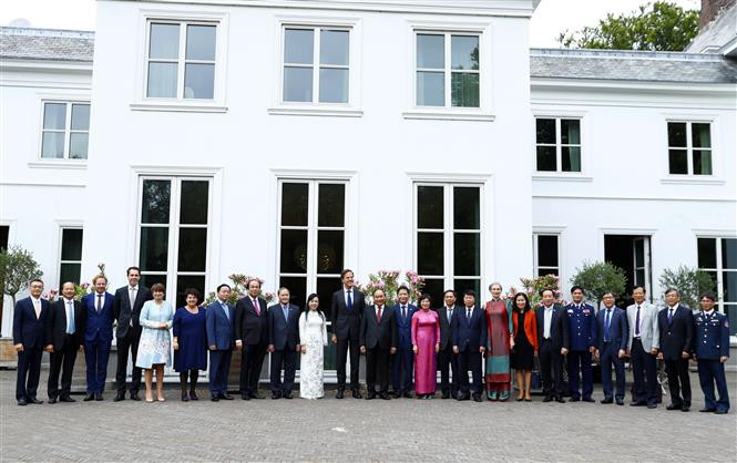 El primer ministro de Vietnam, Nguyễn Xuân Phúc, y su homólogo de Países Bajos, Mark Rutte, se reúnen (Fuente: VNA)