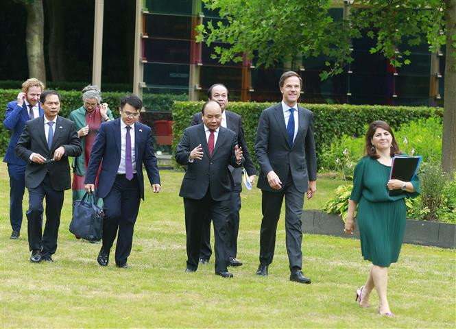 El primer ministro de Vietnam, Nguyễn Xuân Phúc, y su homólogo de Países Bajos, Mark Rutte, se reúnen (Fuente: VNA)