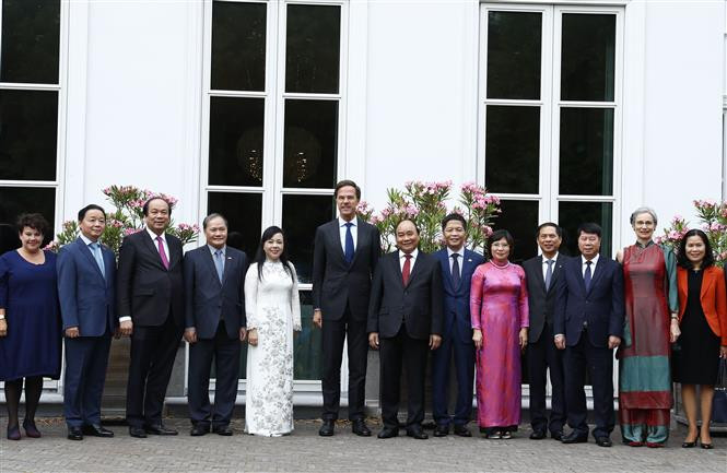 El primer ministro de Vietnam, Nguyễn Xuân Phúc, y su homólogo de Países Bajos, Mark Rutte, se reúnen (Fuente: VNA)