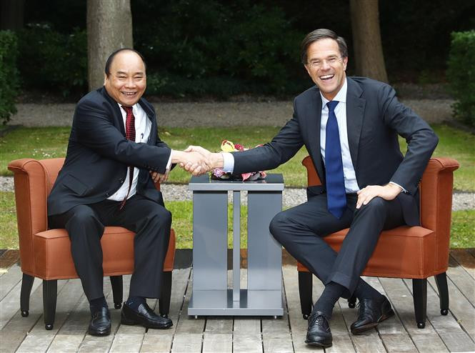 El primer ministro de Vietnam, Nguyễn Xuân Phúc, y su homólogo de Países Bajos, Mark Rutte, se reúnen (Fuente: VNA)
