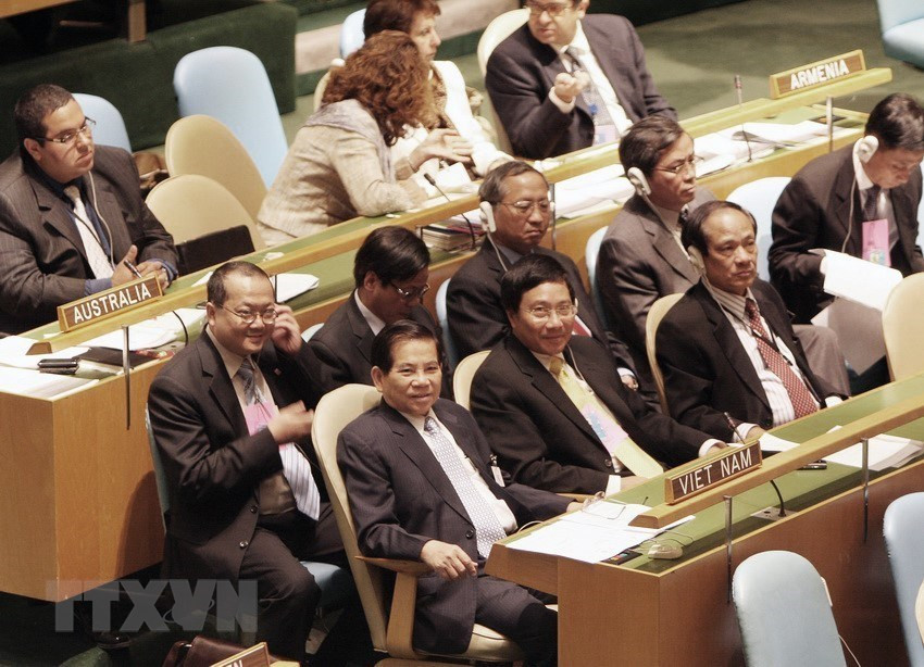 El 20 de septiembre de 2010, en la sede en Nueva York de la ONU, el entonces presidente de Vietnam Nguyen Minh Triet pronuncia un discurso en la sesión inaugural de la Conferencia de alto nivel de la ONU sobre la evaluación del cumplimiento de los Objetivos de Desarrollo del Milenio (Fuente: VNA)
