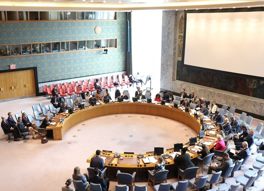 El 11 de abril de 2019, en la sede de la ONU en Nueva York, el CSNU organizó una sesión abierta sobre la participación de las féminas en las actividades de mantenimiento de la paz de la ONU. El vicecanciller de Vietnam Le Hoai Trung, jefe de la misión de Vietnam, habló en el debate (Fuente: VNA).
