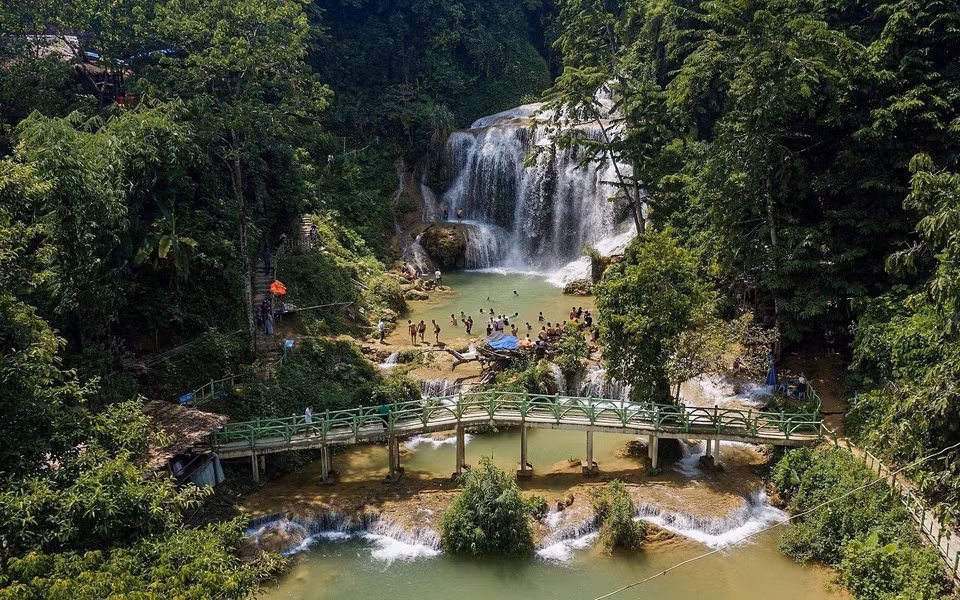 Vista de la catarata Mu desde arriba. (Foto: VNA)