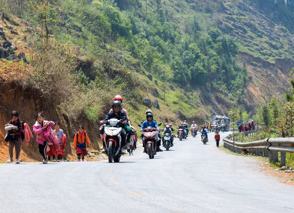 "Camino de la Felicidad" da una apariencia hermosa y espaciosa a la Carretera Nacional 4C (Foto: VNA)