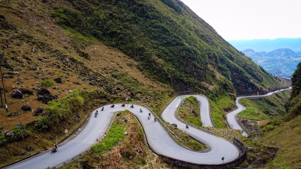 La pendiente de Tham Ma en la Carretera Nacional 4C - "Camino de la Felicidad" (Foto: VNA)