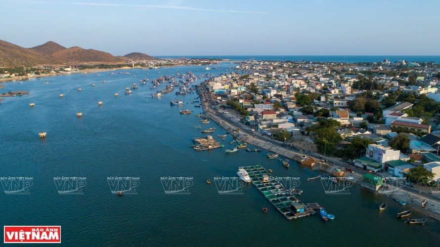Dam Nai es una laguna de unas mil 200 hectáreas en el distrito de Ninh Hai, provincia de Ninh Thuan (Fuente: VNA)