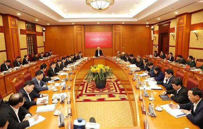 Con métodos drásticos, la lucha contra la corrupción logra resultados importantes. En la foto: El secretario general del Partido Comunista y presidente de Vietnam, Nguyen Phu Trong, y también jefe del Comité Directivo Central para la Prevención y Lucha Anticorrupción, presidió la XVII reunión del Comité, el 15 de enero de 2020. (Foto: VNA)