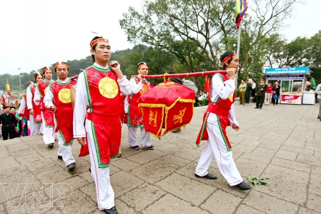 La procesión de ofrendas (Foto: VNA)