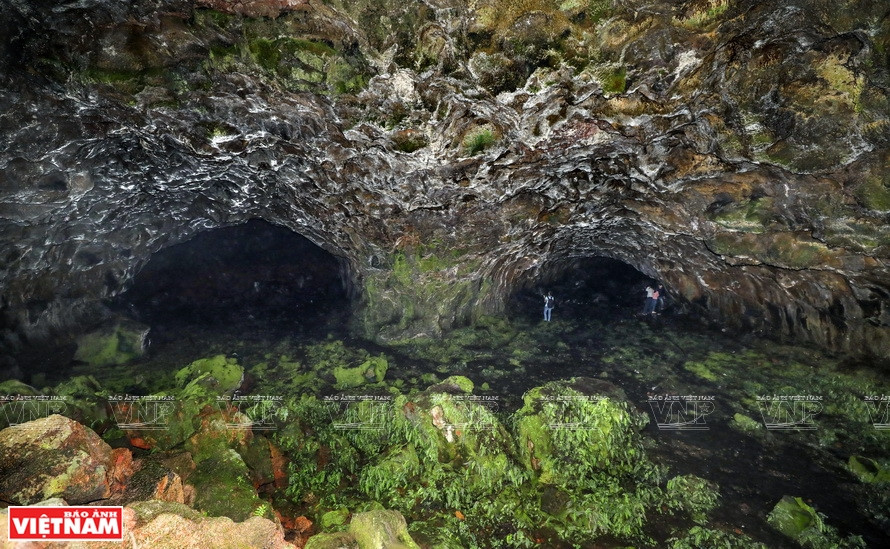 La cueva C9 Chu Bluk, así como otras grutas en el complejo, es un destino atractivo para los apasionados por explorar y comprender el proceso cambiante de la naturaleza (Foto: VNA)
