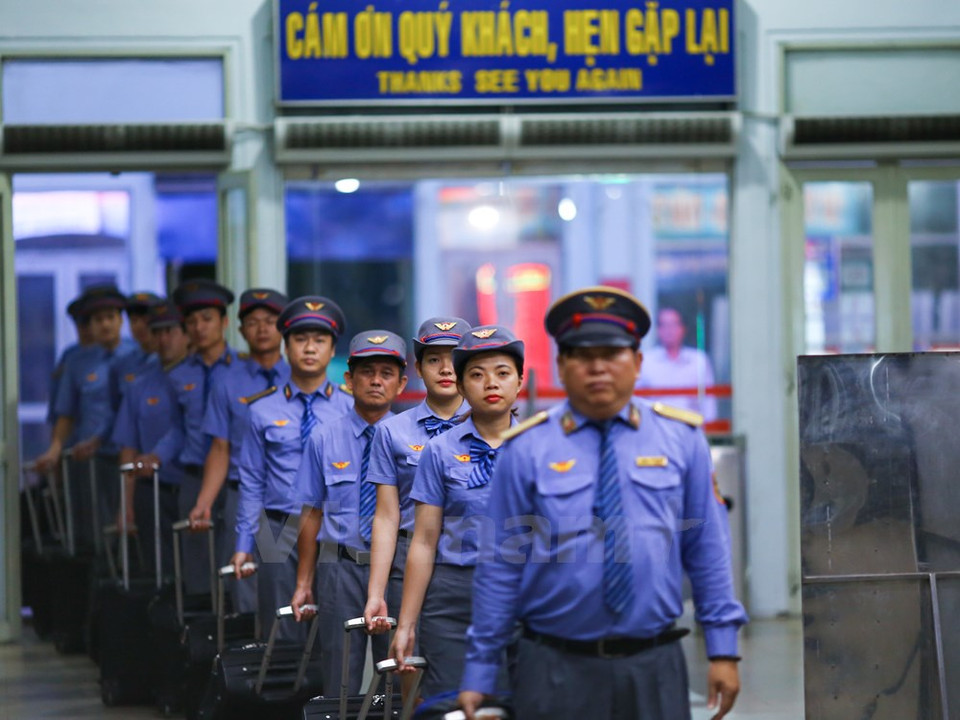 A partir del 10 de enero, la Corporación Ferroviaria de Vietnam puso en funcionamiento seis trenes de pasajeros de alta calidad (Foto: Minh Sơn/Vietnam+)
