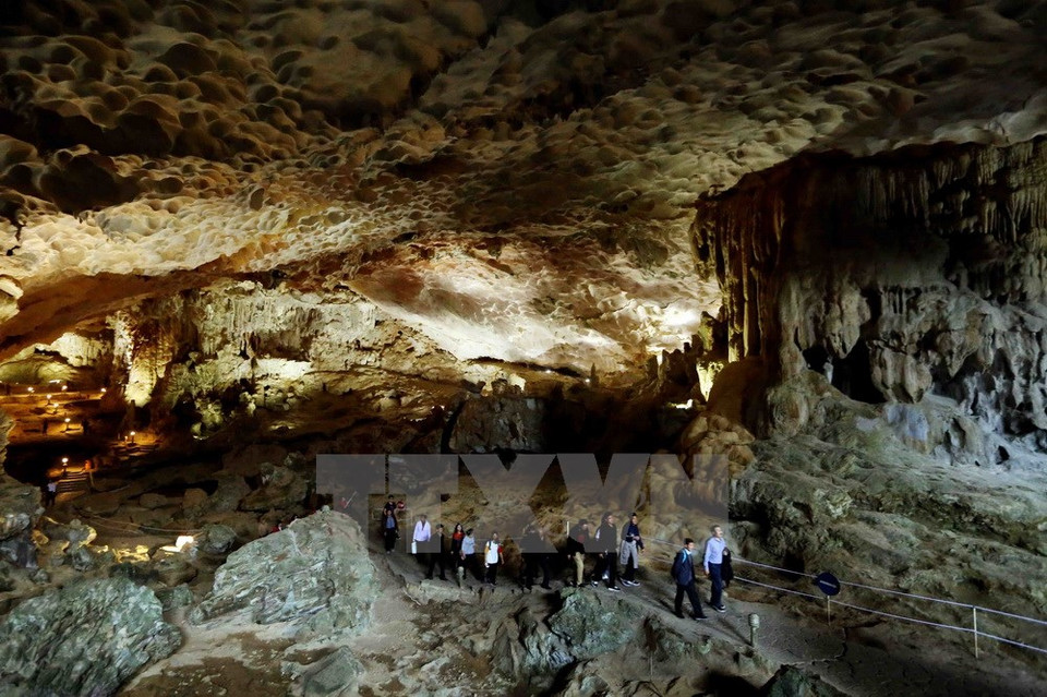 Bahía de Ha Long fue elegida la primera de las Siete Nuevas Maravillas del Mundo contemporáneo (Fuente: VNA)