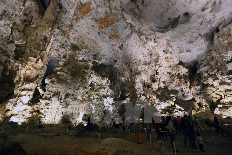 Bahía de Ha Long fue elegida la primera de las Siete Nuevas Maravillas del Mundo contemporáneo (Fuente: VNA)