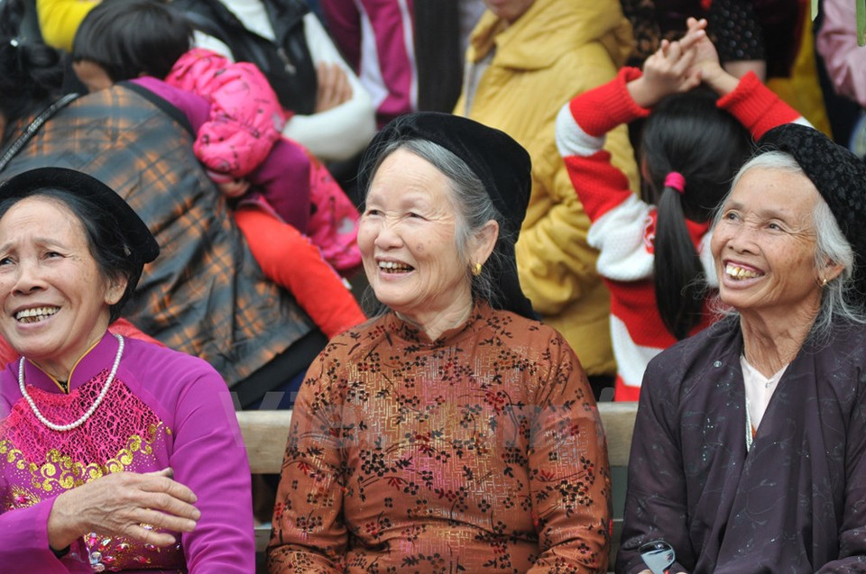 Mediante la fiesta, el pueblo ora por buena cosecha en el año nuevo (Fuente: VNA)