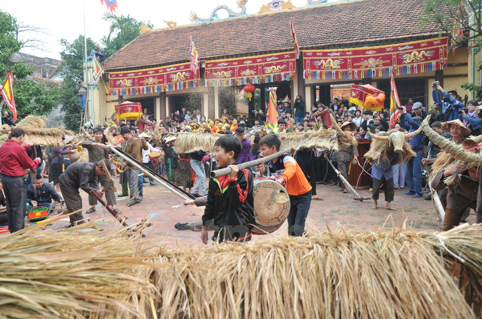 Niños también participan en el rito (Fuente: VNA)