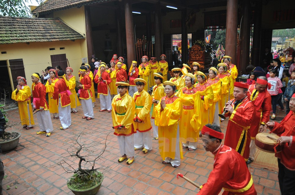Durante la fiesta, también se homenaje al dios que enseñó a los lugareños la agricultura, ganadería, construcción y tejido (Fuente: VNA)