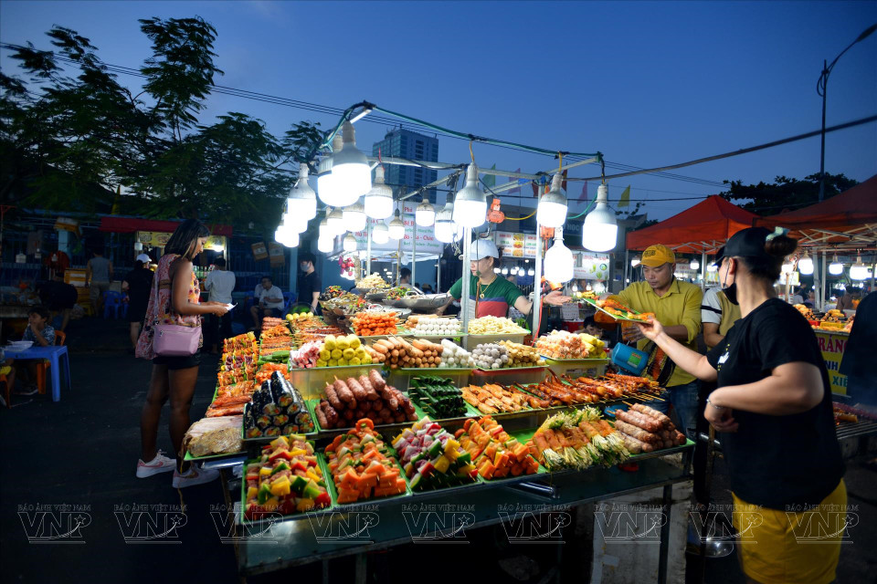 Da Nang: paraíso de la comida callejera de los turistas. (Revista Ilustrada Vietnam)