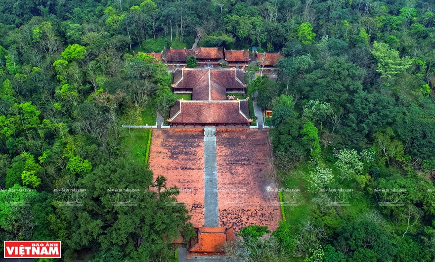 El sitio histórico de Lam Kinh, sobre una extensión de 200 hectáreas, es muy conocido por el levantamiento de Lam Son, liderado por Le Loi, contra las tropas de la dinastía china Ming. Le Loi se declaró emperador en 1428 y fundó la dinastía Le (1428-1788) (Fuente: VNA)