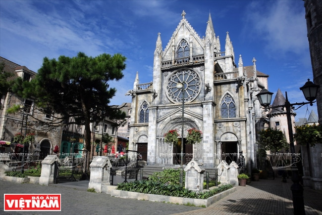 La iglesia fue construida originalmente según la arquitectura francesa. (Foto: Revista Vietnam)