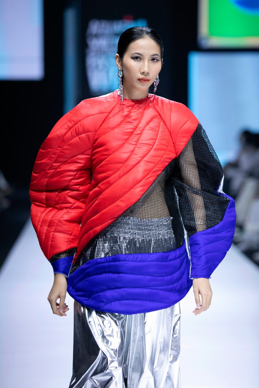 Colección "El nuevo negro" (Fuente: Vietnam+)