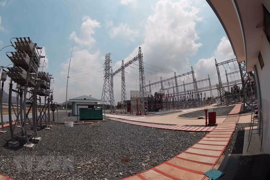 El proyecto de energía solar en la planta de agua superficial Song Hau contribuye a reducir los costos de producción, ahorrar energía y proteger el medioambiente (Fuente: VNA)