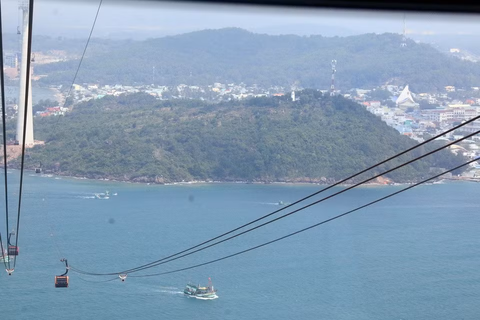 El funicular conecta el pueblo An Thoi con la isla Hon Thom, la más grande en el archipiélago de An Thoi, al sur del distrito isleño Phu Quoc (Fuente: VNA)