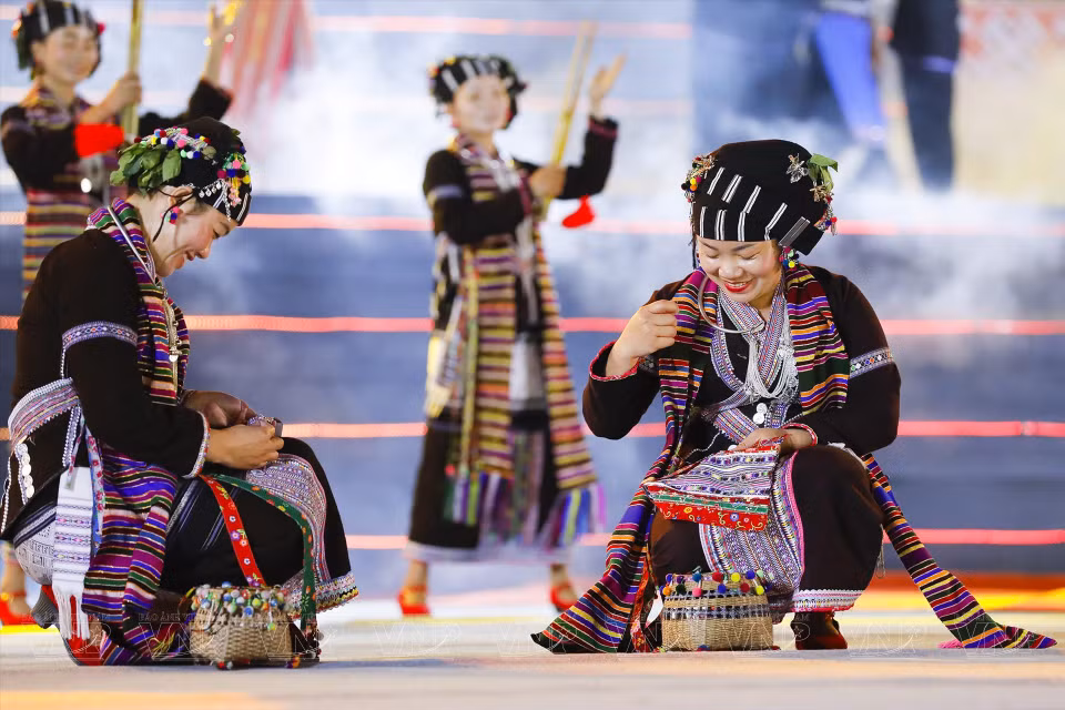 La diligencia y el ingenio de las mujeres de la etnia Lu se honran en eventos culturales. (Foto: Revista Ilustrada de Vietnam)