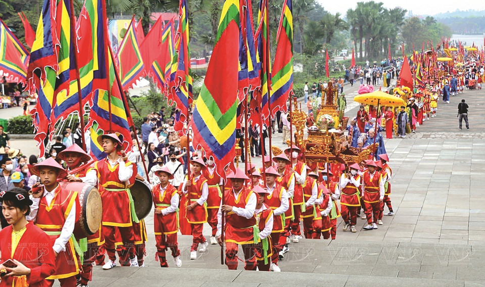 El Festival del Templo Hung se celebra el 10 de marzo (calendario lunar) de cada año para rendir culto a los fundadores de la nación y atrae a un gran número de turistas de todas partes. (Foto: VNA)