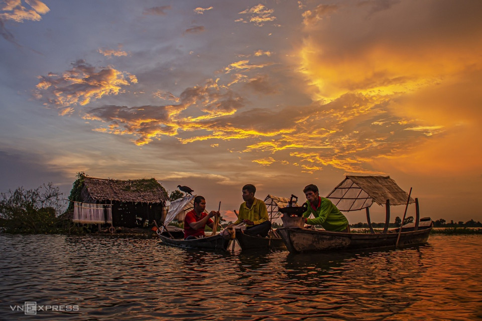 Cada escena tomada por el autor Le Hoang Thai es una hermosa imagen que refleja la vida diaria y los cambios de Tan Lap y contribuye a promocionar Long An a los visitantes dentro y fuera de la provincia (Foto: vnexpress.net)