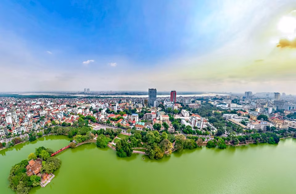Un panorama del centro de Hanoi, desde el lago Hoan Kiem hasta el río Rojo. (Foto: Diario Tin Tuc)